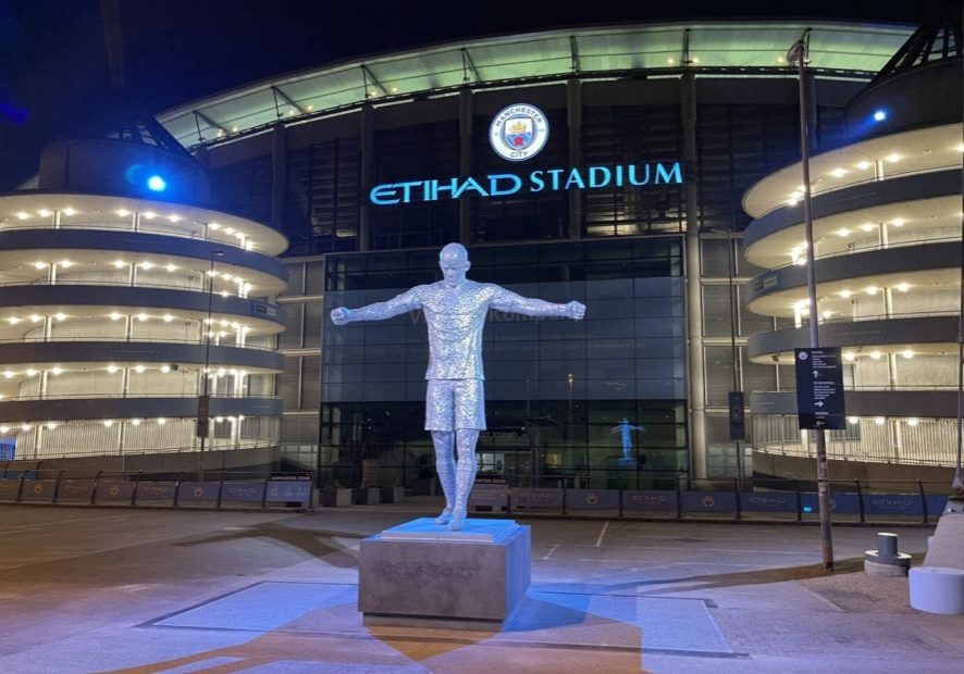 2022-3 footballer Andy-Scott_Vincent-Kompany_ManCity3